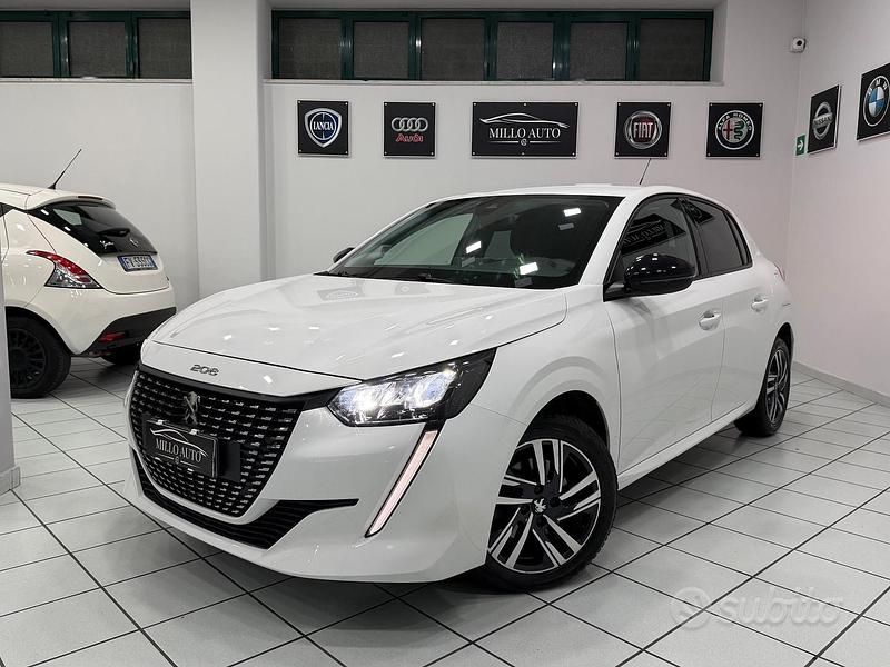 Bianco Usata 2022 Peugeot 208 Allure Due volumi | 14.290 € (Buon prezzo) - Immagine 1/4
