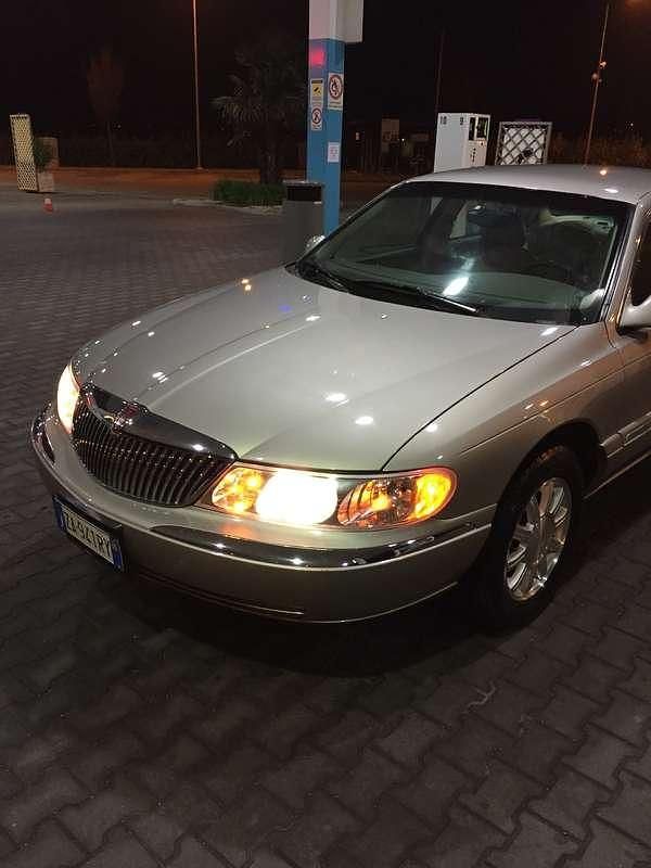 Usata Lincoln Continental 258 CV (189 kW) 1999 Oro Coupé