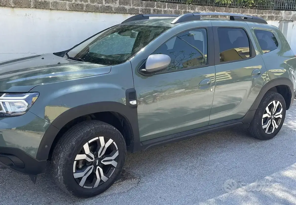 Usata Dacia Duster 101 CV (74 kW) 2023 Verde SUV