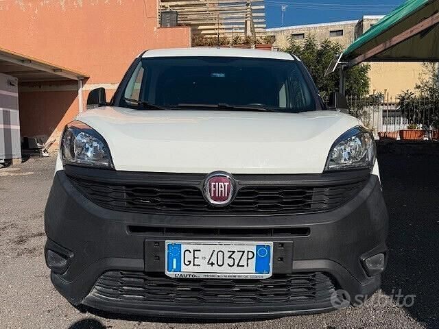 Usata Fiat Doblò S 105 CV (77 kW) 2021 Bianco Monovolume