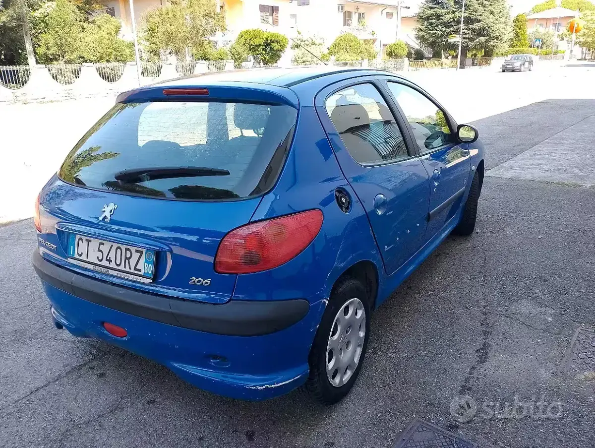 Usata Peugeot 206 60 CV (44 kW) 2005 Bluazzurro Berlina