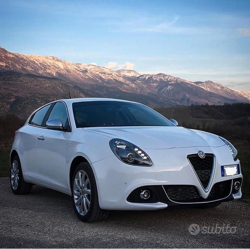 Usata Alfa Romeo Giulietta Super 120 CV (88 kW) 2020 Bianco Utilitaria