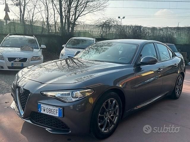 Usata Alfa Romeo Giulia Super 160 CV (117 kW) 2019 Grigio Berlina
