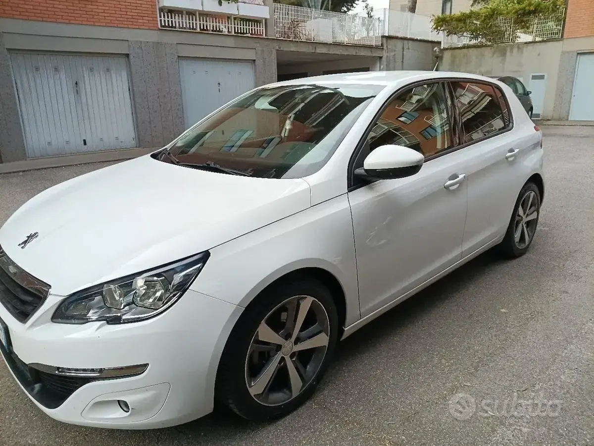 Usata Peugeot 308 Active 120 CV (88 kW) 2016 Bianco Berlina