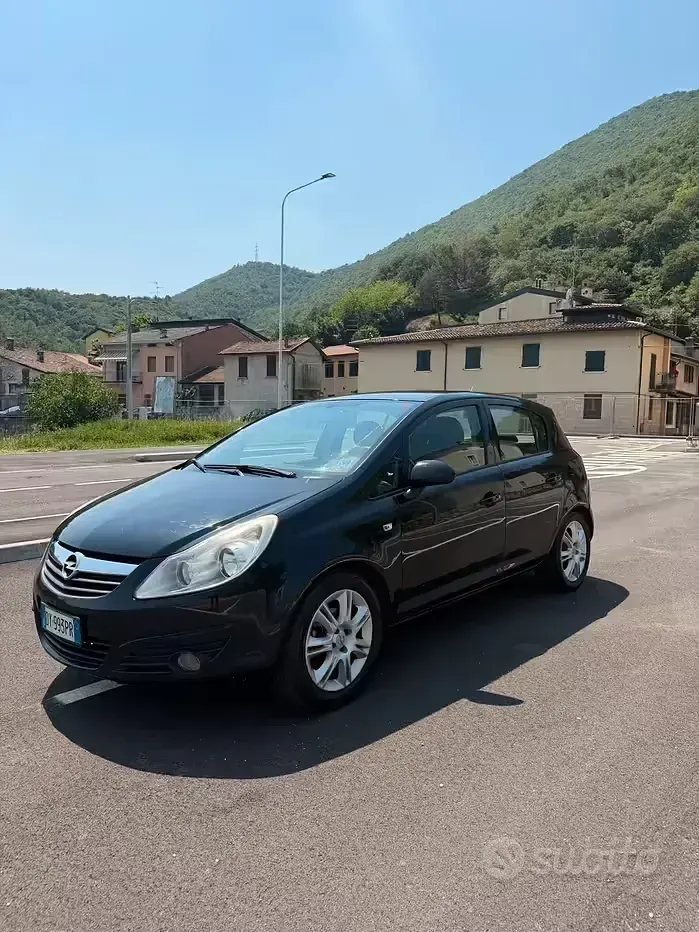 Usata Opel Corsa 60 CV (44 kW) 2009 Nero Utilitaria