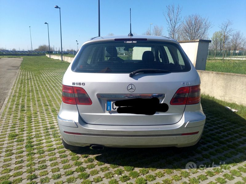Usata Mercedes B180 109 CV (80 kW) 2005 Grigio Monovolume