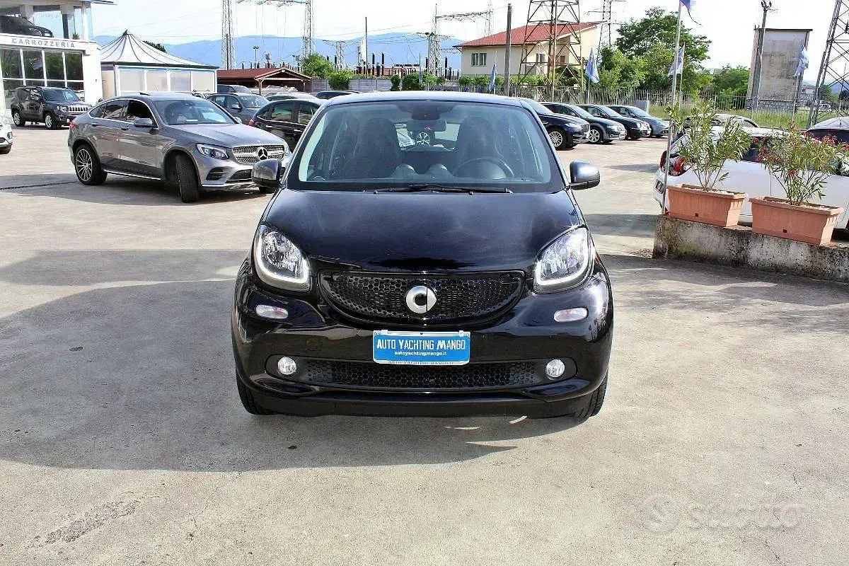 Usata Smart ForFour Passion 71 CV (52 kW) 2018 Nero Utilitaria
