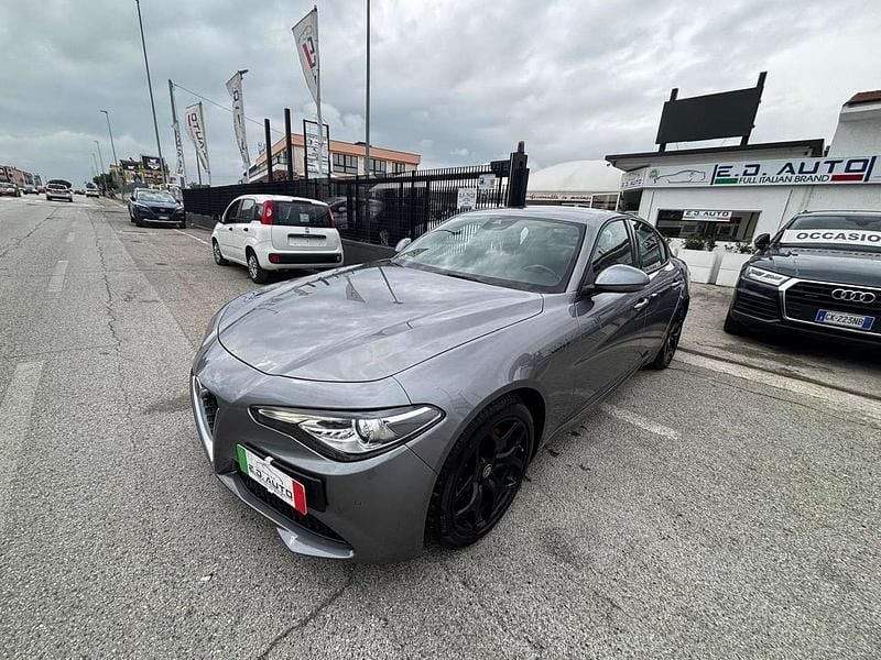 Usata Alfa Romeo Giulia Tech Edition 160 CV (117 kW) 2021 Nero Berlina