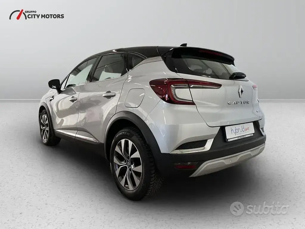 Usata Renault Captur Intens 160 CV (117 kW) 2020 Argento SUV