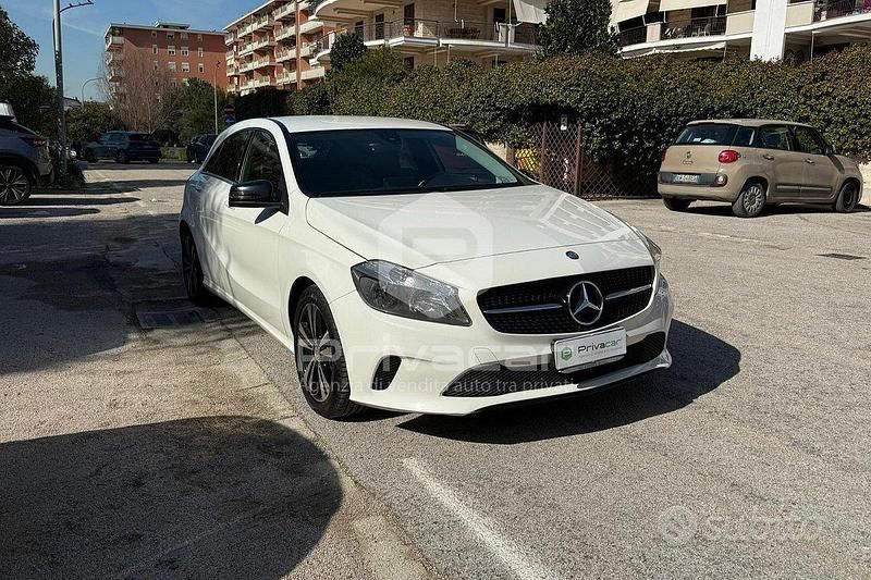 Usata Mercedes A180 108 CV (79 kW) 2017 Bianco Utilitaria