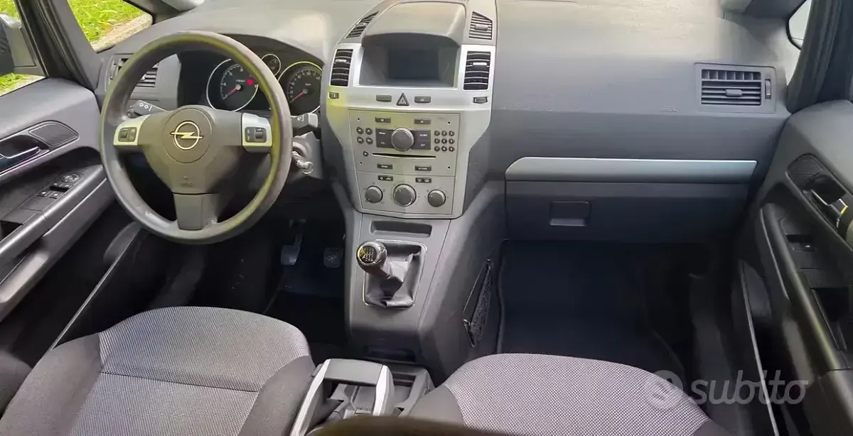 Usata Opel Zafira 120 CV (88 kW) 2009 Grigio Monovolume