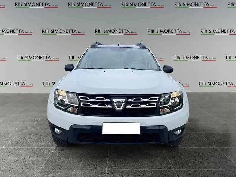 Usata Dacia Duster Lauréate 90 CV (66 kW) 2016 Bianco SUV