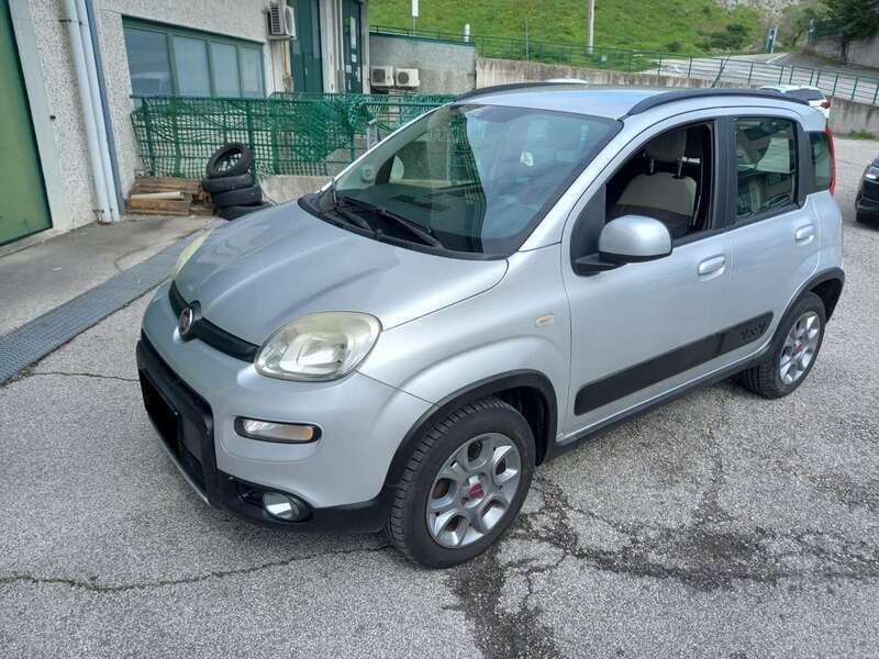 Argento Usata 2013 Fiat Panda 4x4 Due volumi | 7000 € (Ottimo prezzo) - Immagine 1/4