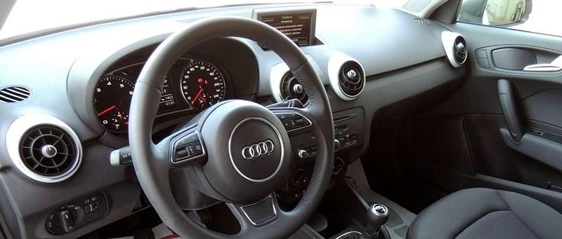 Bianco Usata 2014 Audi A1 Sportback S-Line Due volumi | 10.500 € (Buon prezzo) - Immagine 1/4
