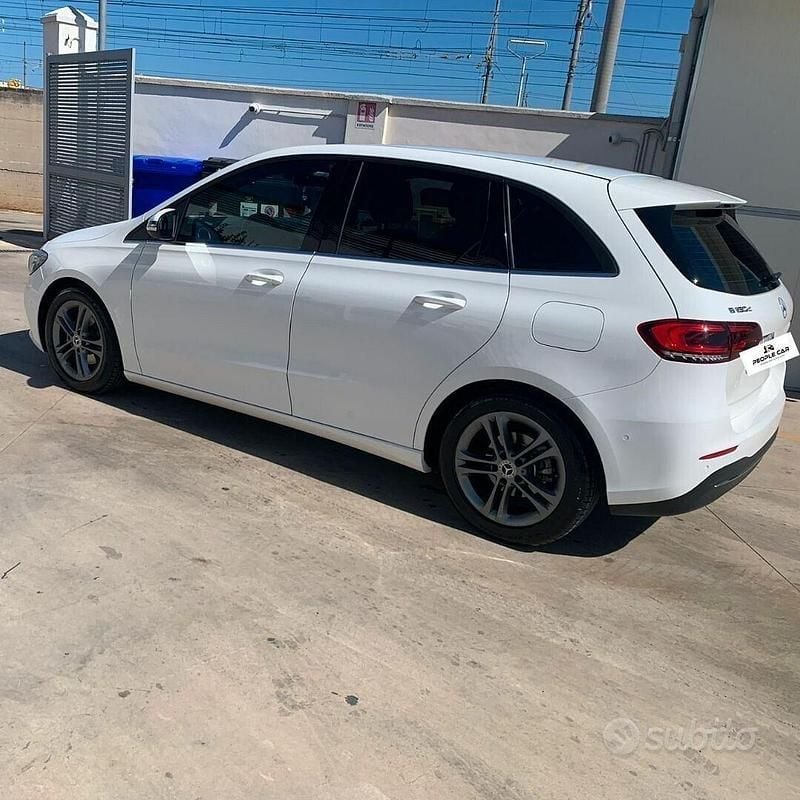 Usata Mercedes B180 Business 116 CV (85 kW) 2019 Bianco Monovolume