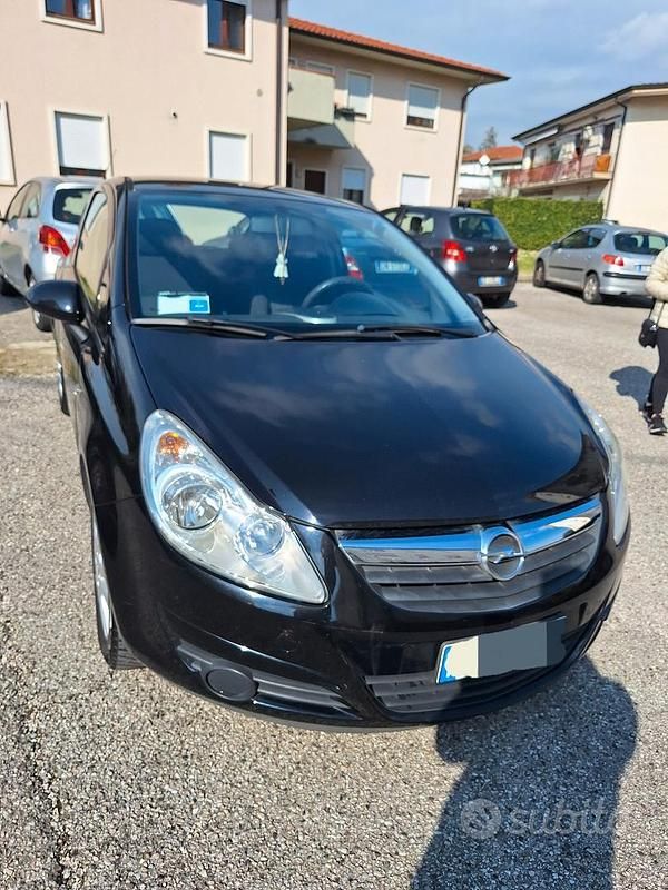 Usata Opel Corsa 80 CV (58 kW) 2007 Nero Utilitaria