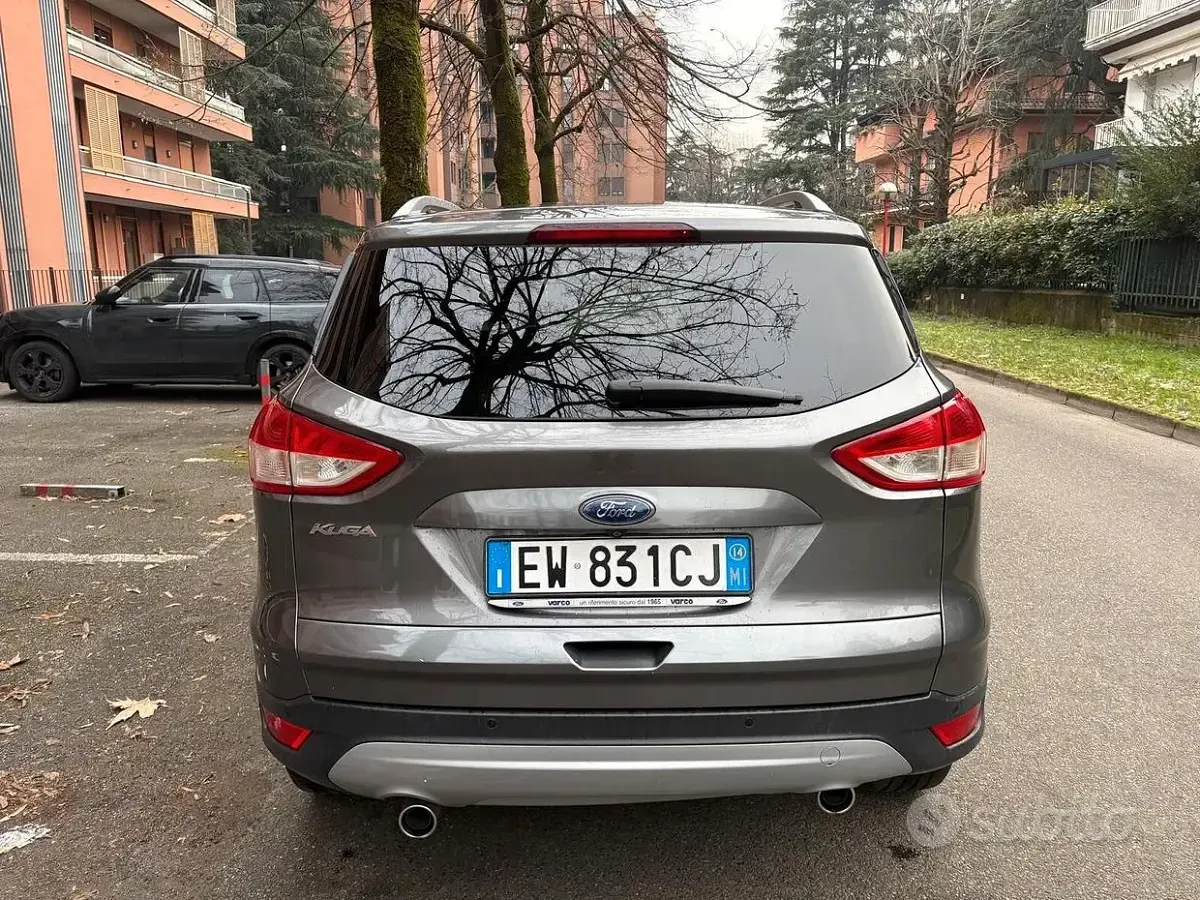 Usata Ford Kuga Titanium 163 CV (119 kW) 2014 Grigio SUV