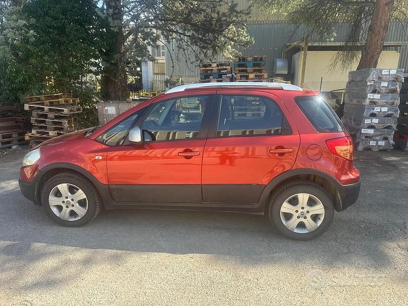 Usata Fiat Sedici Emotion 120 CV (88 kW) 2005 Marrone SUV