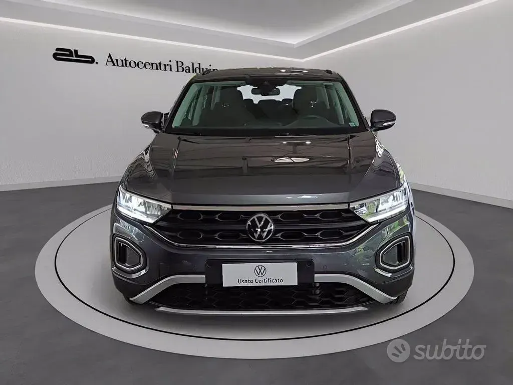 Usata VW T-Roc Life 150 CV (110 kW) 2023 Grigio SUV