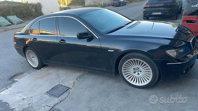 Nero Usata 2007 BMW 730 Tre volumi | 4900 € - Immagine 1/4