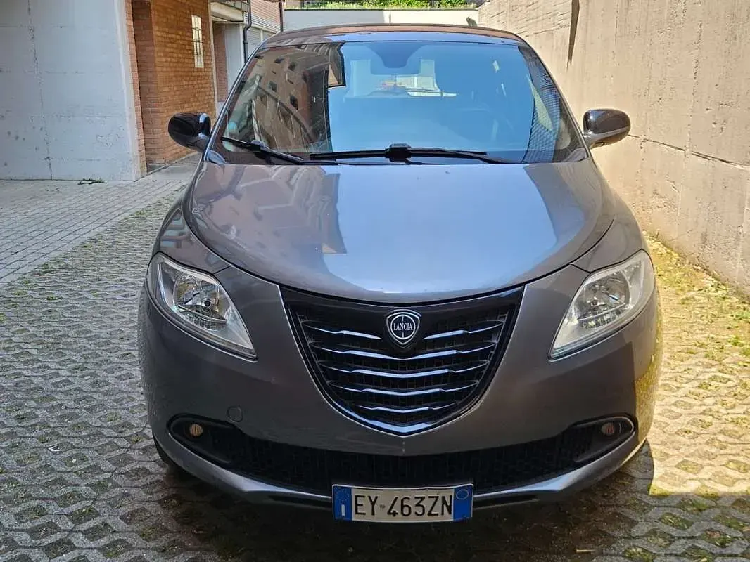 Usata Lancia Ypsilon S 86 CV (63 kW) 2015 Grigio Utilitaria
