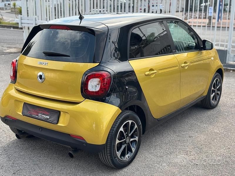Usado Smart ForFour Passion 90 CV (66 kW) 2017 Amarillo Utilitario