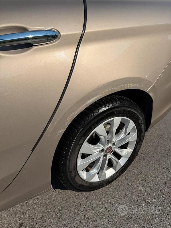 Usata Fiat Tipo Wagon 120 CV (88 kW) 2018 Marrone Station wagon