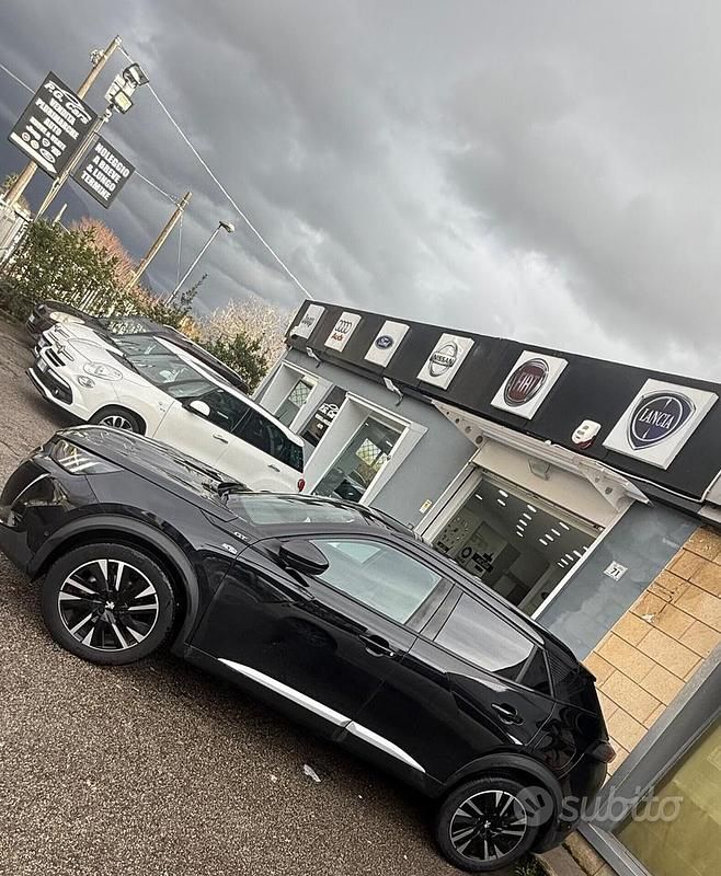 Usata Peugeot 2008 GT 130 CV (95 kW) 2022 Nero SUV