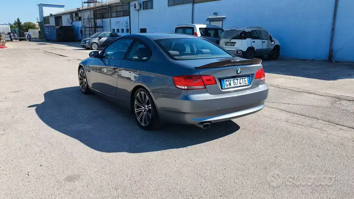 Usata BMW 320 M Sport 177 CV (130 kW) 2009 Grigio Coupé