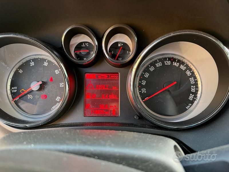 Usata Opel Zafira Tourer 134 CV (98 kW) 2016 Grigio Monovolume