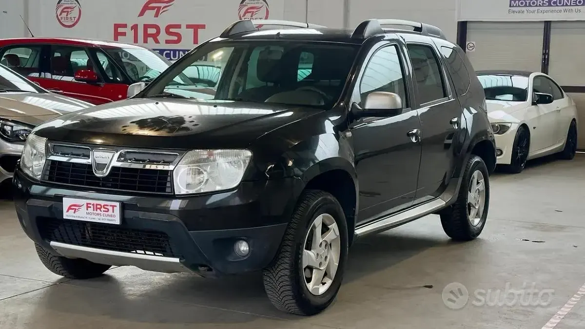 Usata Dacia Duster Lauréate 105 CV (77 kW) 2011 Nero SUV