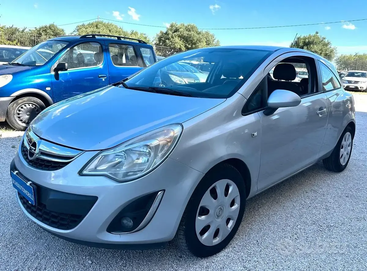 Usata Opel Corsa 75 CV (55 kW) 2012 Grigio Utilitaria