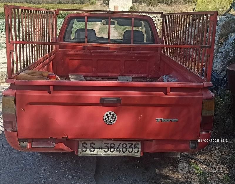 Begagnad VW Taro 1989 Röd Pickup