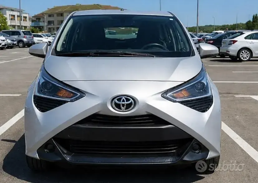 Usata Toyota Aygo X-play 72 CV (52 kW) 2020 Grigio Utilitaria