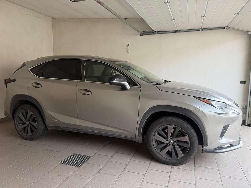 Usata Lexus NX300h 155 CV (114 kW) 2021 Grigio SUV