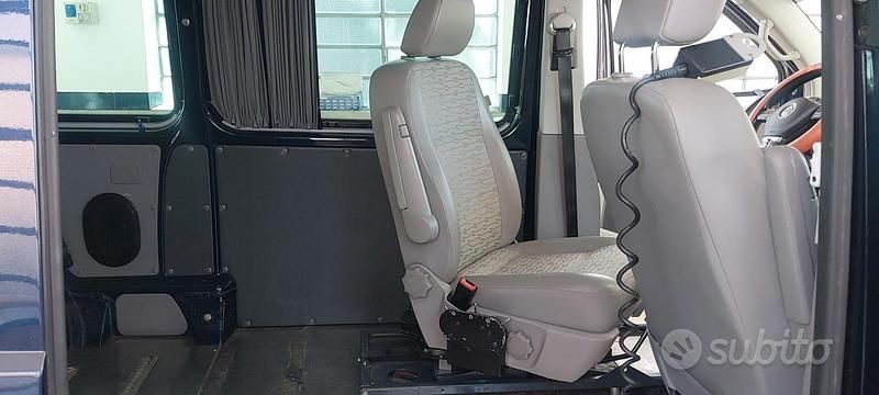 Usata VW Caravelle 2010 Blu Monovolume