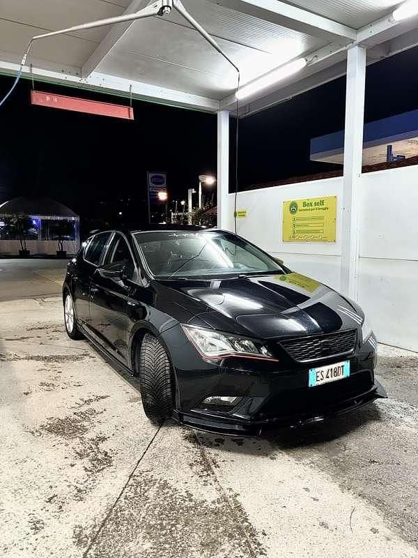 Usata Seat Leon 105 CV (77 kW) 2013 Berlina