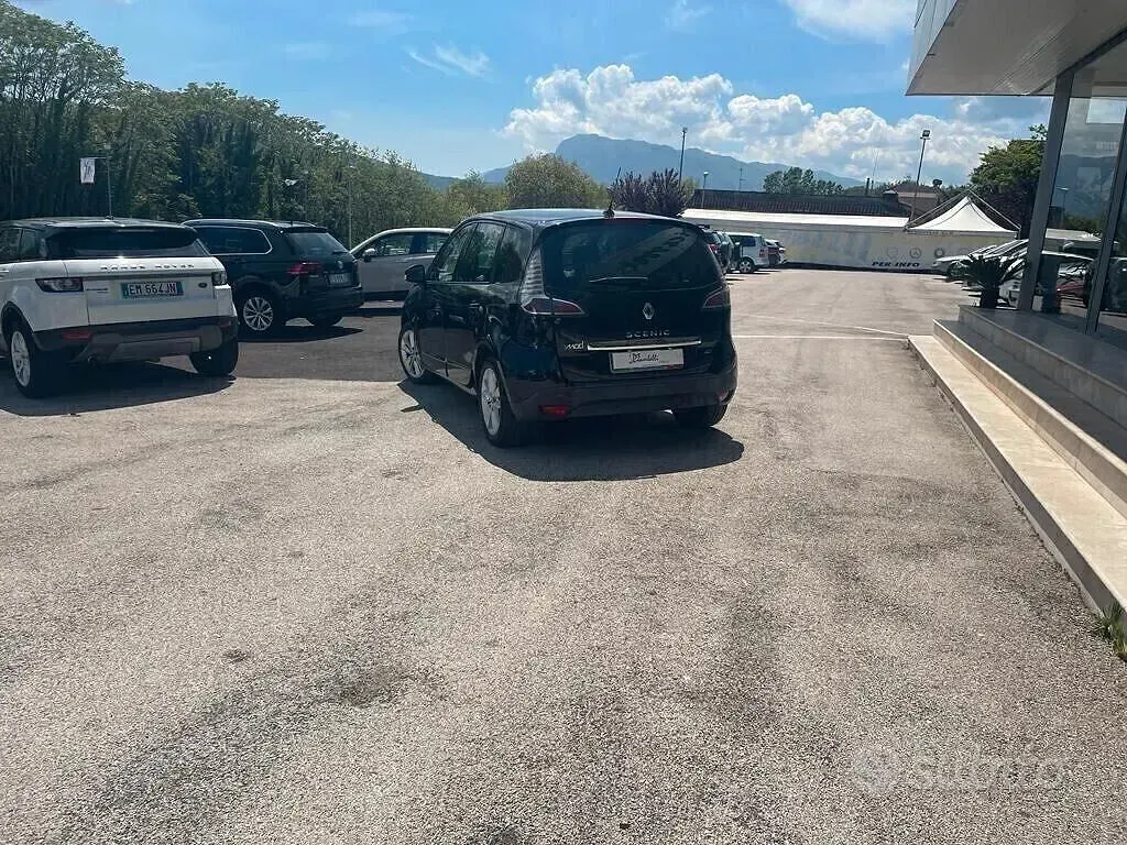 Usata Renault Scénic III Bose Edition 110 CV (80 kW) 2012 Nero Monovolume