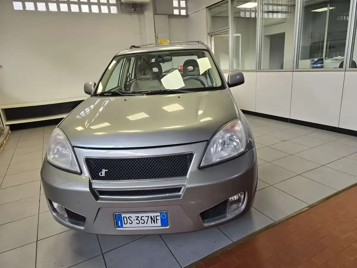 Usata DR DR5 102 CV (75 kW) 2008 Grigio SUV