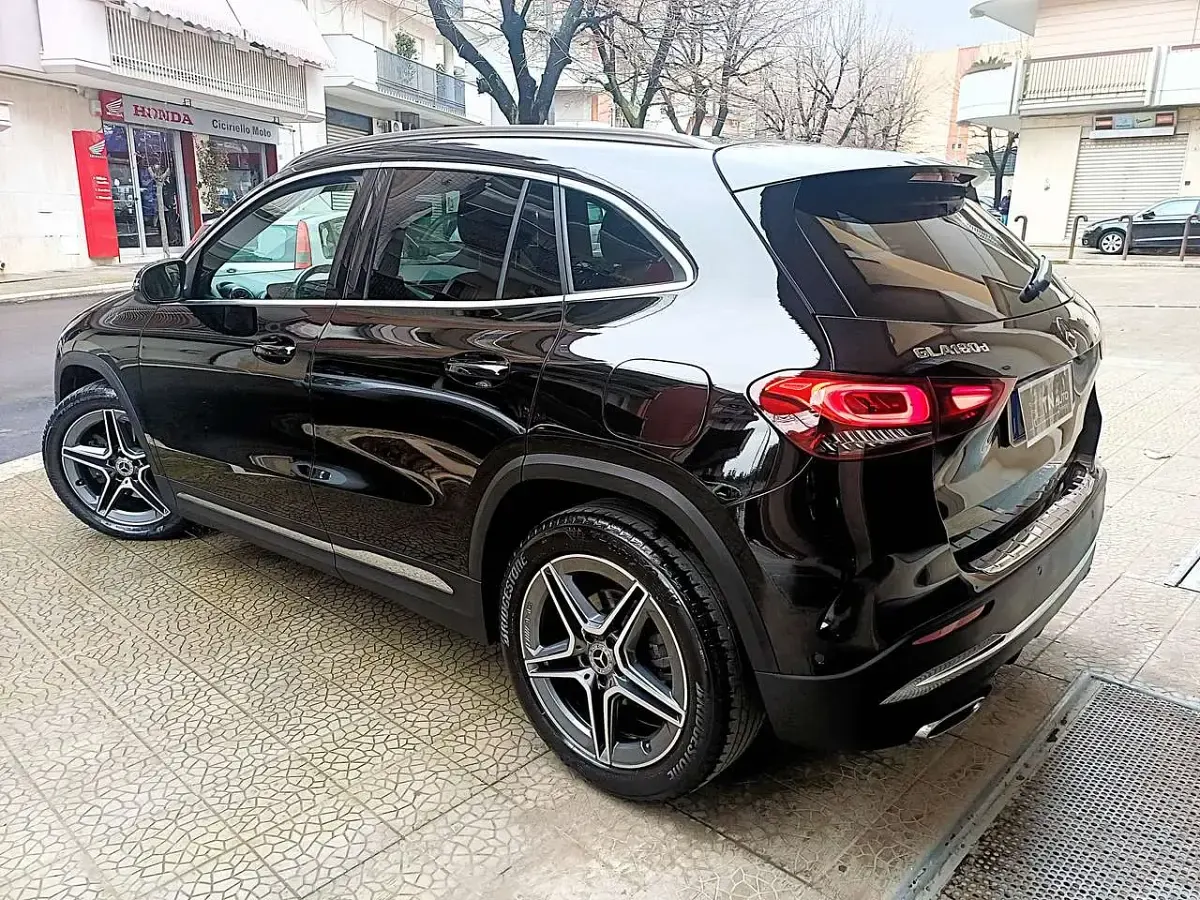 Begagnad Mercedes GLA180 Premium 116 HK (85 kW) 2022 Svart SUV