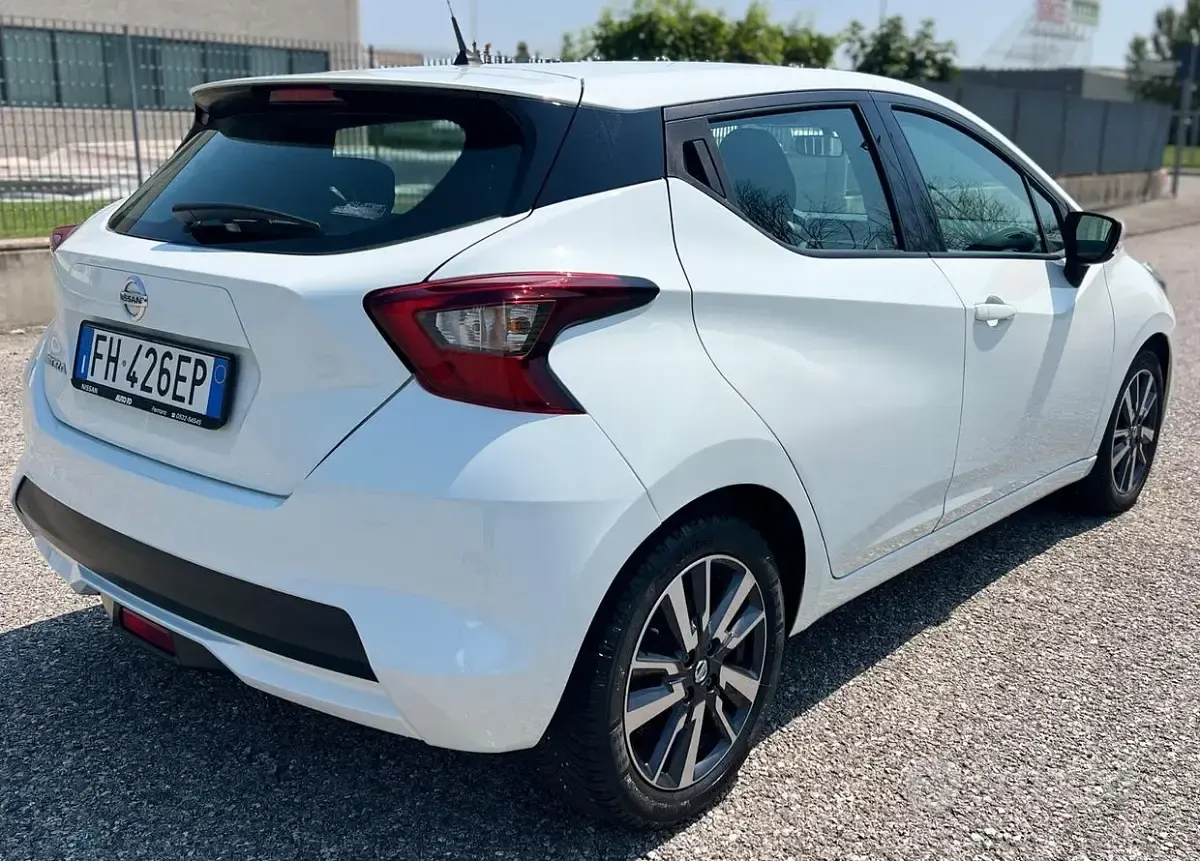 Usata Nissan Micra Tekna 90 CV (66 kW) 2017 Bianco Utilitaria