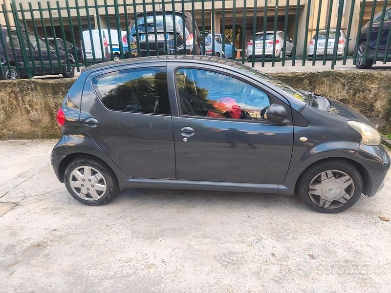Usata Toyota Aygo 2006 Blu Utilitaria