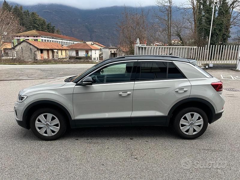 Usata VW T-Roc R-line 2023 Grigio SUV