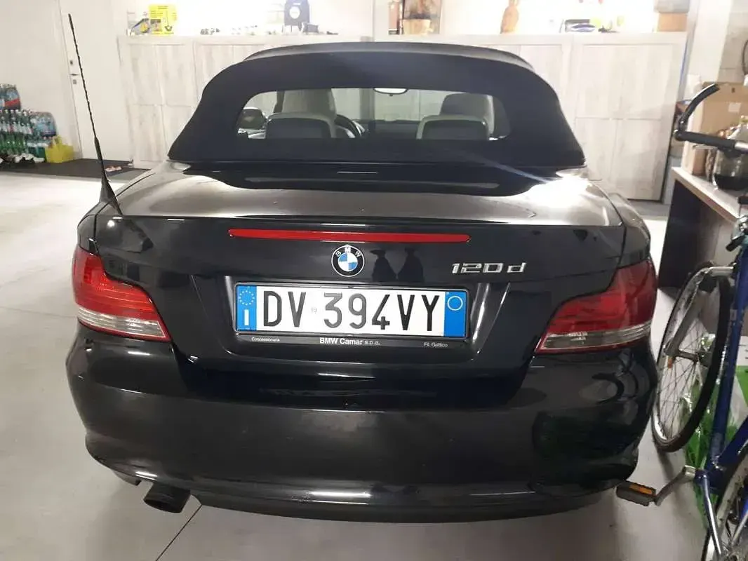 Usata BMW 120 Cabriolet 177 CV (130 kW) 2009 Nero Cabrio