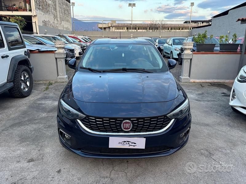 Usata Fiat Tipo Lounge 120 CV (88 kW) 2016 Blu Berlina
