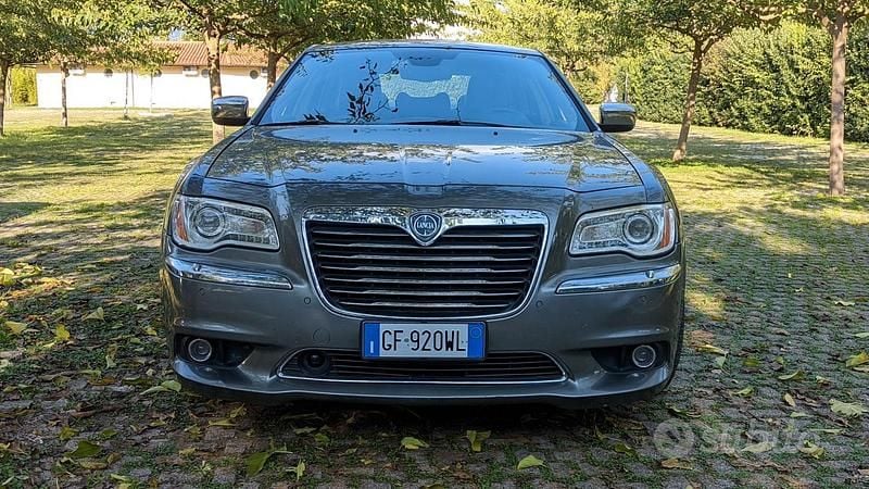 Usata Lancia Thema 239 CV (175 kW) 2013 Grigio Berlina