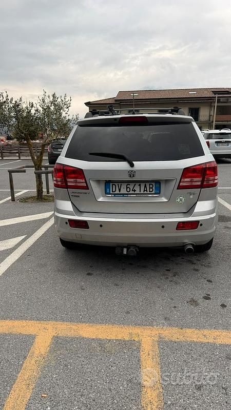 Usata Dodge Journey 140 CV (102 kW) 2009 Grigio SUV
