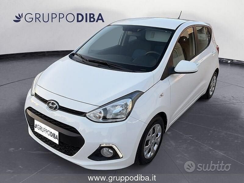 Bianco Usata 2016 Hyundai i10 Comfort Due volumi | 7200 € (Buon prezzo) - Immagine 1/4