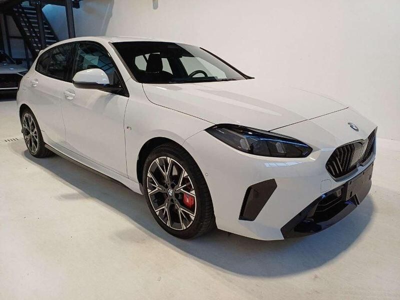 Bianco Usata 2025 BMW 118 M Sport Due volumi | 35.980 € (Buon prezzo) - Immagine 1/4