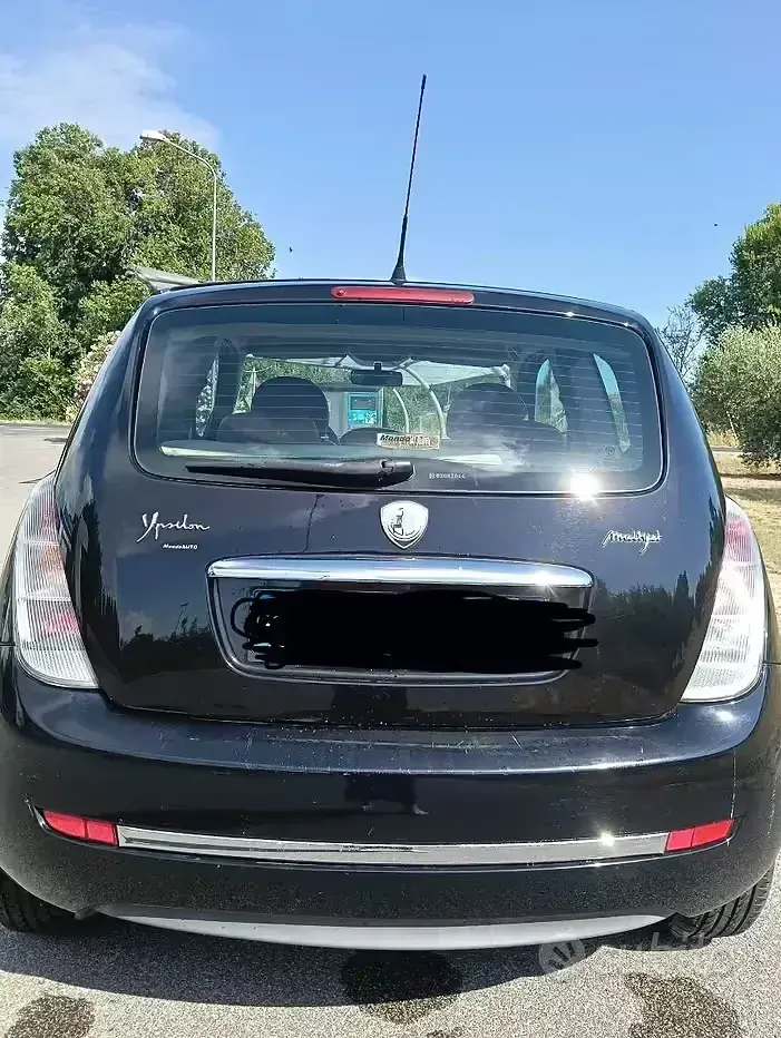 Usata Lancia Ypsilon 90 CV (66 kW) 2007 Nero Utilitaria